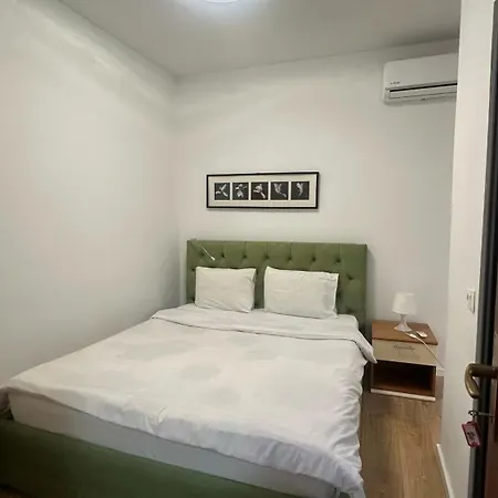 Duplex Up To 10 Guests 2 Baths & Kitchen Tirana