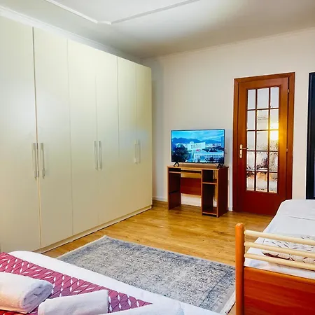 Duplex Up To 10 Guests 2 Baths & Kitchen Villa *