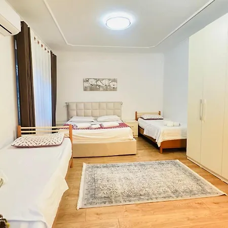 Duplex Up To 10 Guests 2 Baths & Kitchen Villa