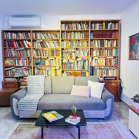 Villa Duplex Up To 10 Guests 2 Baths & Kitchen Tirana