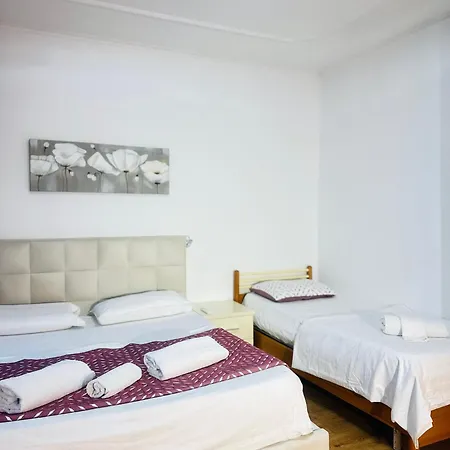 Duplex Up To 10 Guests 2 Baths & Kitchen Tirana