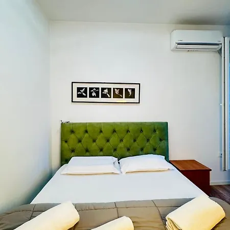 Duplex Up To 10 Guests 2 Baths & Kitchen Villa