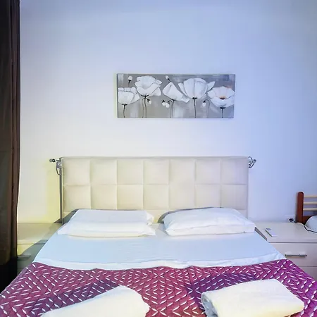 Duplex Up To 10 Guests 2 Baths & Kitchen Villa