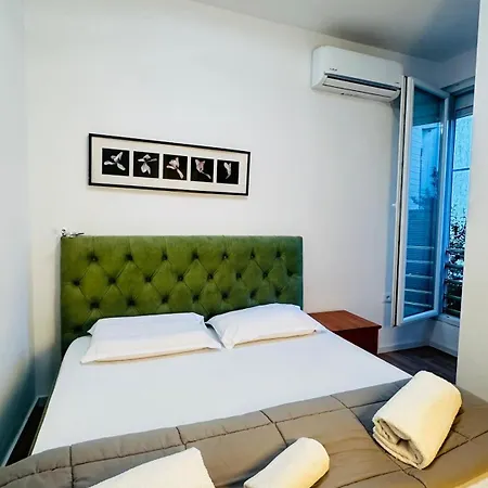 Duplex Up To 10 Guests 2 Baths & Kitchen Villa *