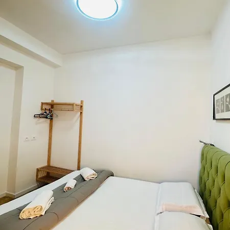 Duplex Up To 10 Guests 2 Baths & Kitchen 빌라